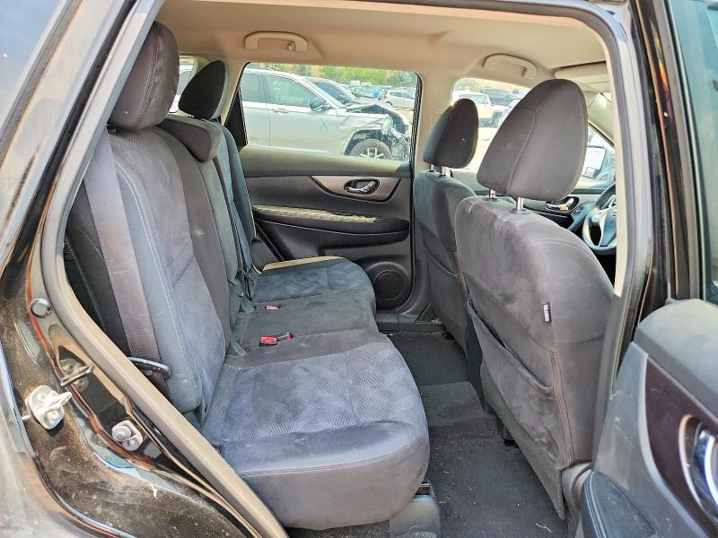 60233616 :رقم المزاد ، KNMAT2MV2FP513716 vin ، 2015 Nissan Rogue مزاد بيع