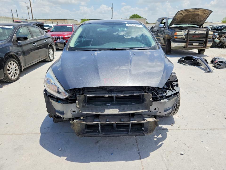 60899556 :رقم المزاد ، 1FADP3K24JL282534 vin ، 2018 Ford Focus مزاد بيع