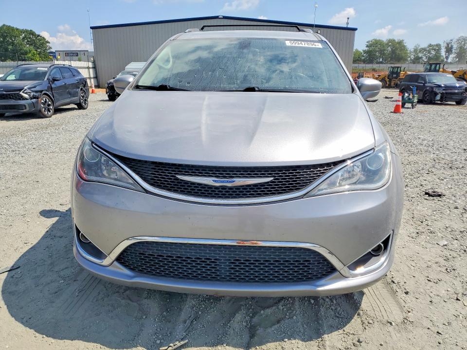 59947896 :رقم المزاد ، 2C4RC1BGXJR258645 vin ، 2018 Chrysler Pacifica مزاد بيع