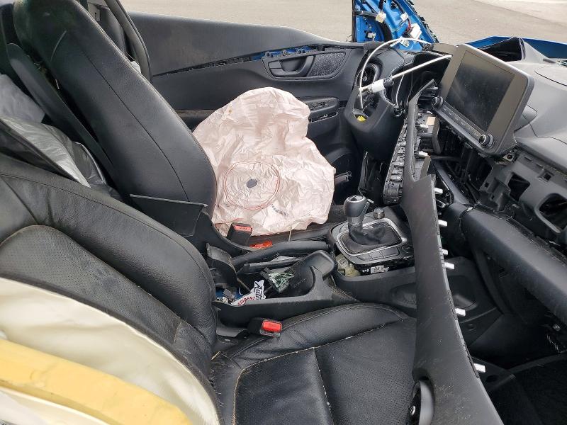 61882776 :رقم المزاد ، KM8K6CABXNU884341 vin ، 2022 Hyundai Kona مزاد بيع
