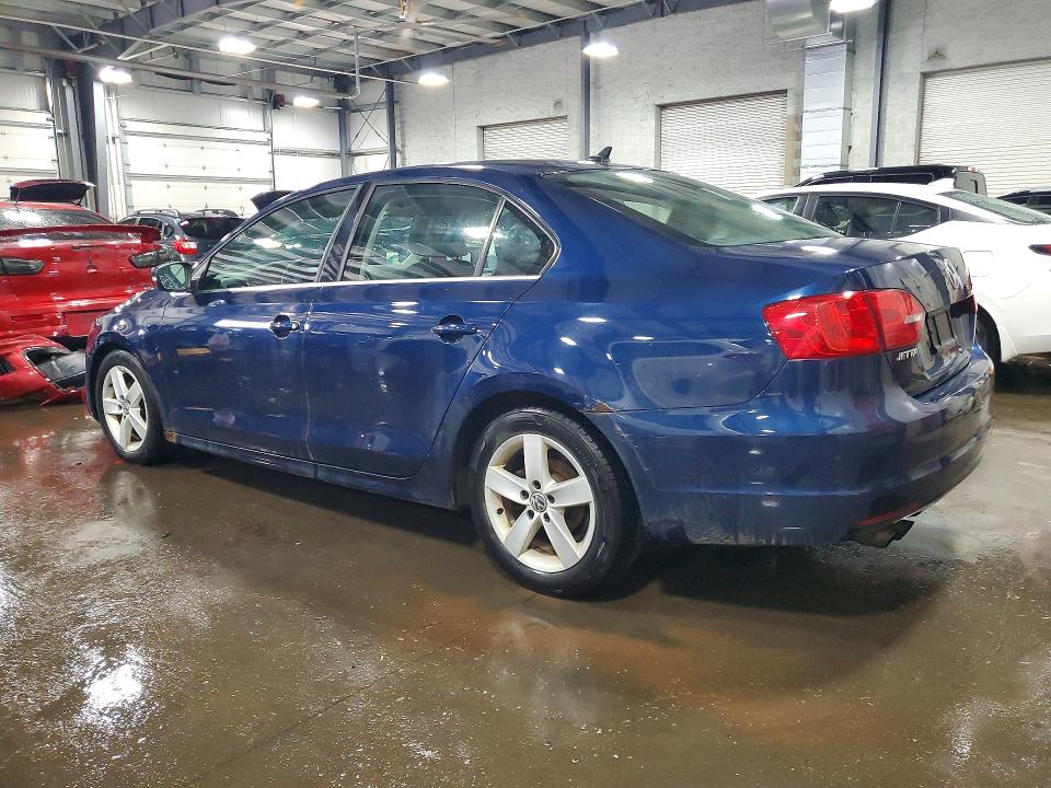 60011316 :رقم المزاد ، 3VWLL7AJ6EM382802 vin ، 2014 Volkswagen Jetta مزاد بيع