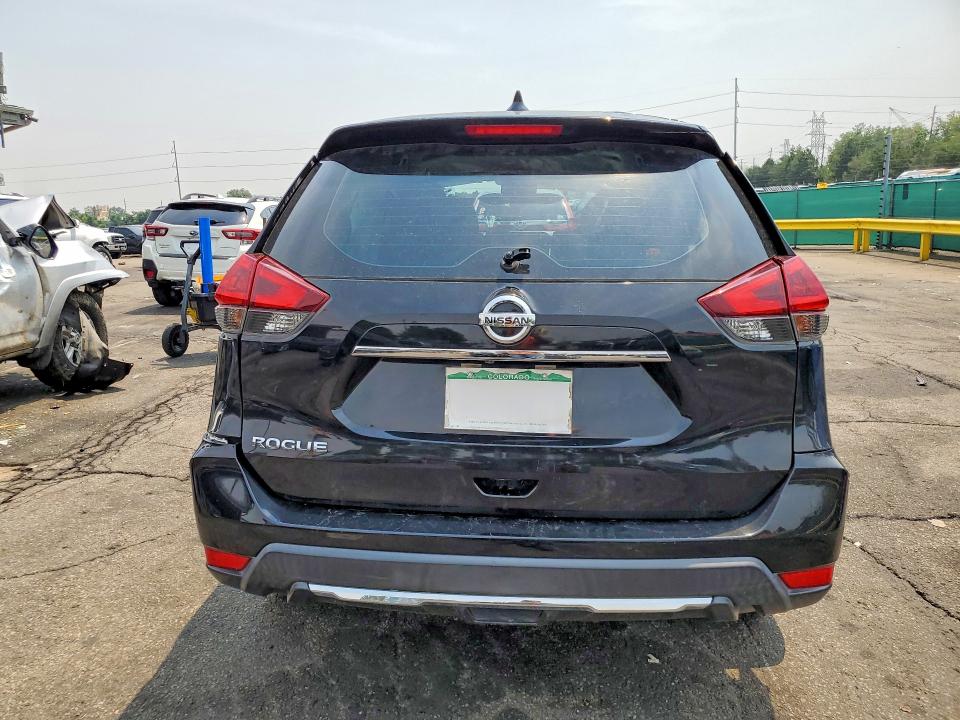 60063996 :رقم المزاد ، KNMAT2MT9JP615053 vin ، 2018 Nissan Rogue مزاد بيع