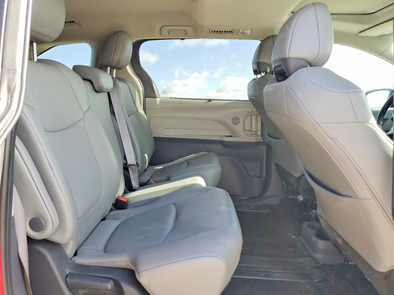 2022 Toyota Sienna მანქანა იყიდება აუქციონზე, vin: 5TDYRKEC0NS076250, აუქციონის ნომერი: 62673056