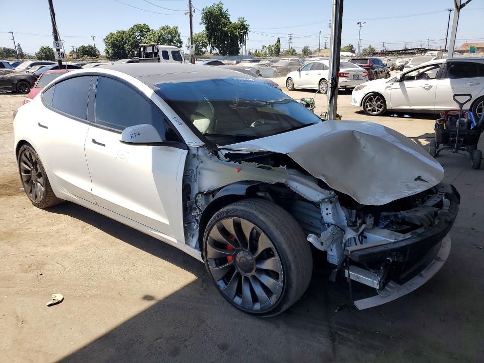 62526856 :رقم المزاد ، 5YJ3E1EC5NF209069 vin ، 2022 Tesla Model 3 مزاد بيع