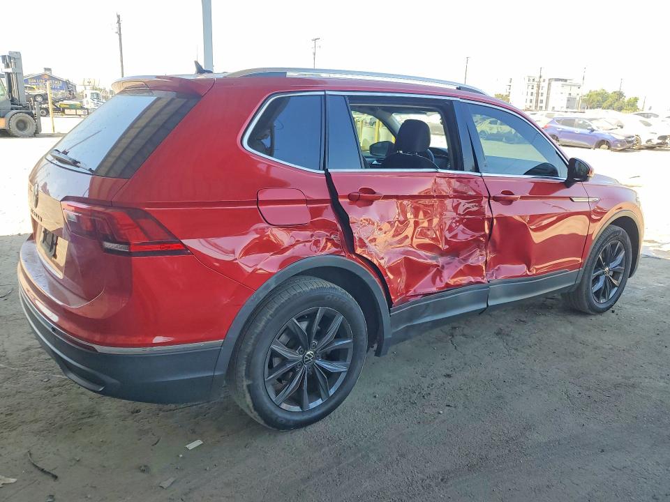 Продажа на аукционе авто 2022 Volkswagen Tiguan, vin: 3VV3B7AX7NM033658, номер лота: 63388516