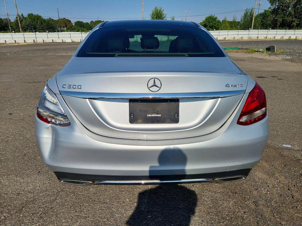 Продажа на аукционе авто 2017 Mercedes-benz C, vin: 55SWF4KB3HU195098, номер лота: 61597626