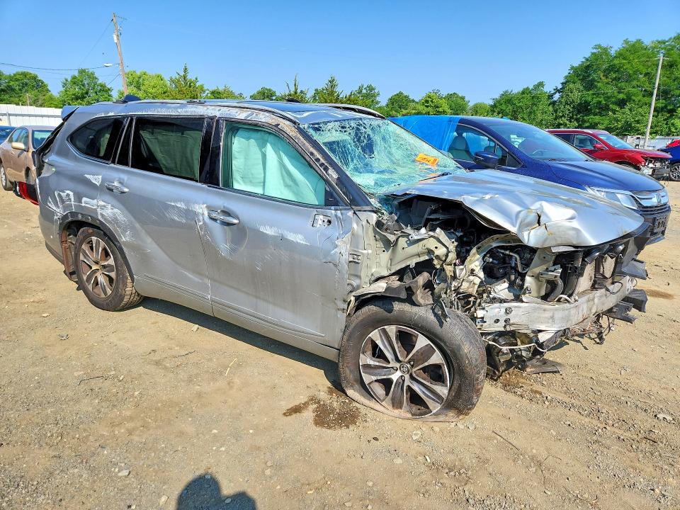 2022 Toyota Highlander მანქანა იყიდება აუქციონზე, vin: 5TDHZRBH6NS219999, აუქციონის ნომერი: 73343735