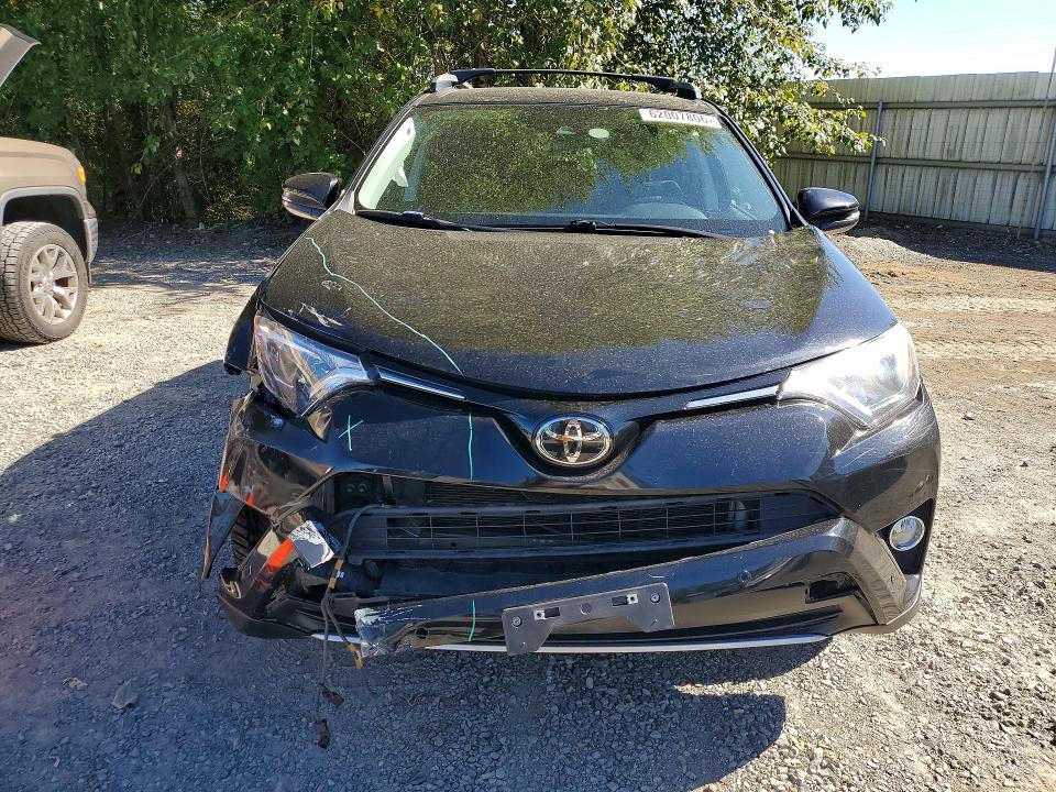 62007806 :رقم المزاد ، 2T3RFREV4JW745944 vin ، 2018 Toyota Rav4 مزاد بيع