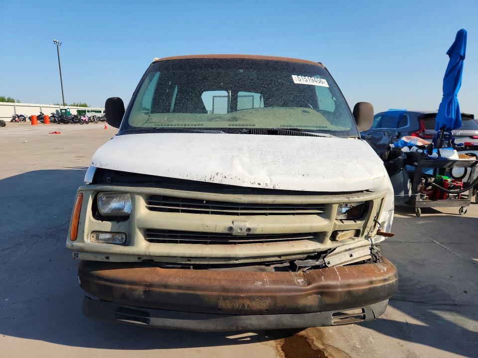 51519456 :رقم المزاد ، 1GCFG15W0Y1119682 vin ، 2000 Chevrolet Express G1500 مزاد بيع