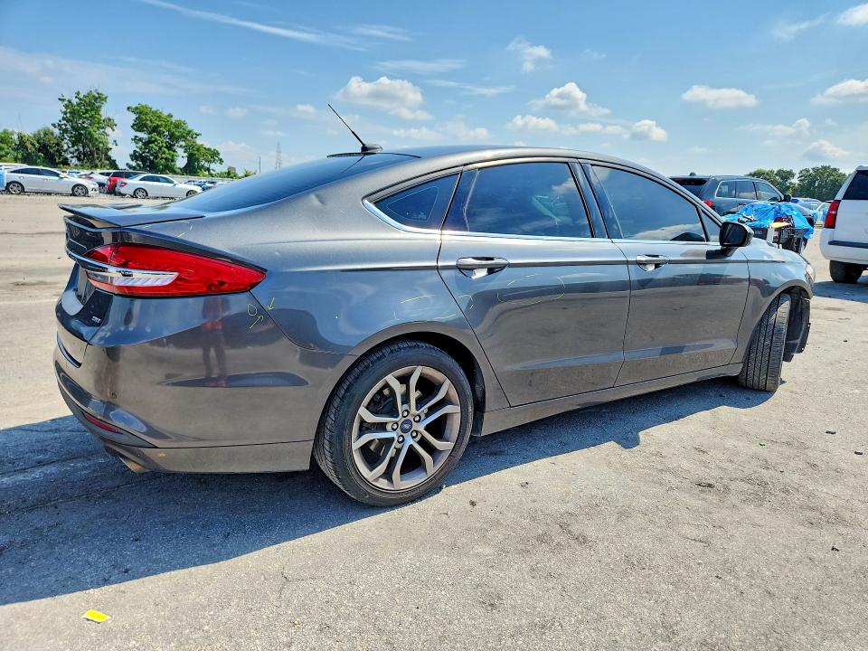 61186356 :رقم المزاد ، 3FA6P0H78HR167926 vin ، 2017 Ford Fusion مزاد بيع