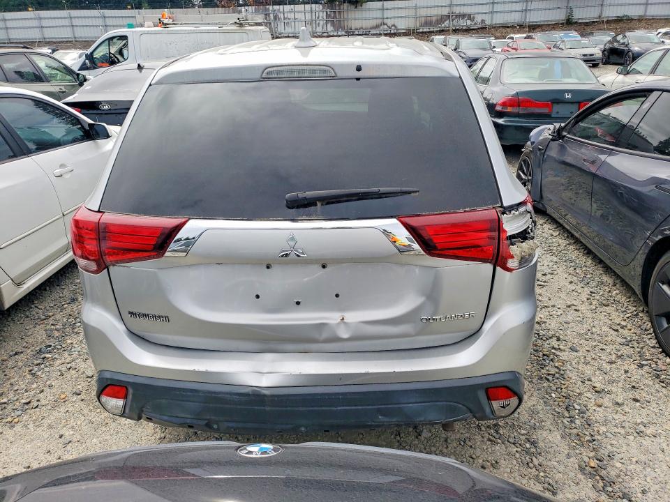 59726566 :رقم المزاد ، JA4AD2A35JJ004211 vin ، 2018 Mitsubishi Outlander مزاد بيع