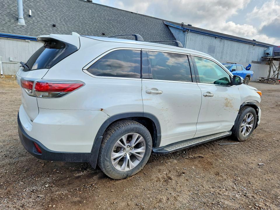 Продажа на аукционе авто 2015 Toyota Highlander, vin: 5TDKKRFH5FS085217, номер лота: 62103136