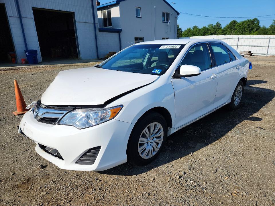 61678696 :رقم المزاد ، 4T1BF1FKXCU521452 vin ، 2012 Toyota Camry مزاد بيع