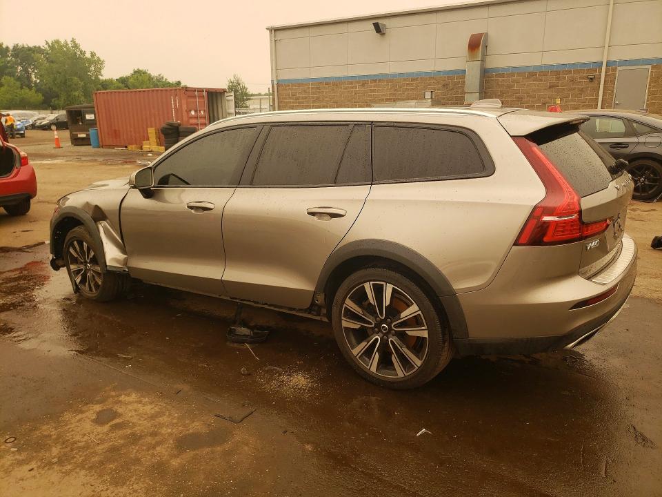 Продажа на аукционе авто 2020 Volvo V60 Cross Country, vin: YV4102WK5L1041566, номер лота: 60949916