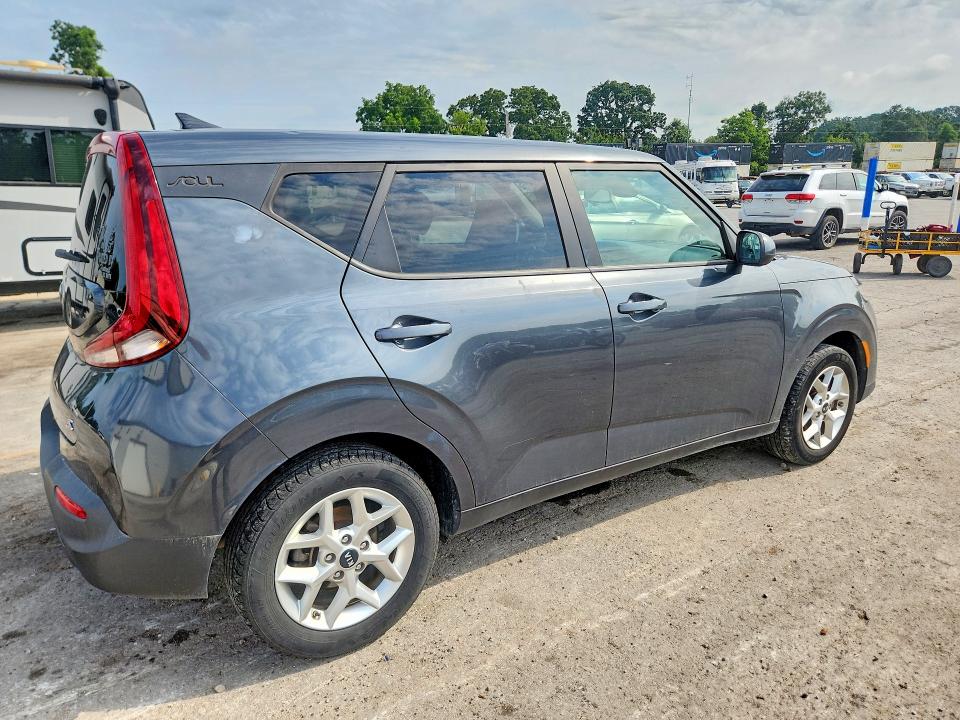 2021 Kia Soul მანქანა იყიდება აუქციონზე, vin: KNDJ23AU5M7773741, აუქციონის ნომერი: 62598496