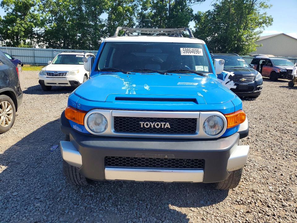 59864696 :رقم المزاد ، JTEBU11F070018879 vin ، 2007 Toyota Fj Cruiser مزاد بيع