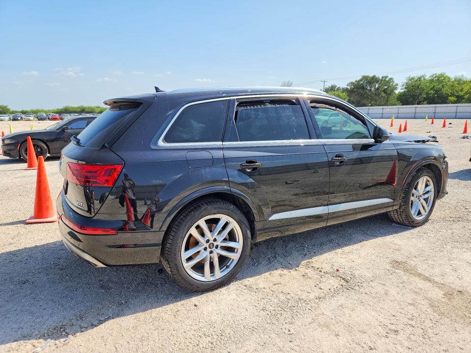 2018 Audi Q7 მანქანა იყიდება აუქციონზე, vin: WA1VAAF7XJD055153, აუქციონის ნომერი: 59404016