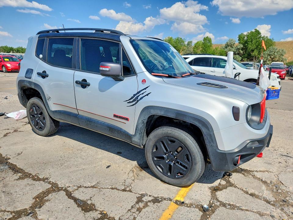 61947726 :رقم المزاد ، ZACCJBCB8JPG74377 vin ، 2018 Jeep Renegade مزاد بيع