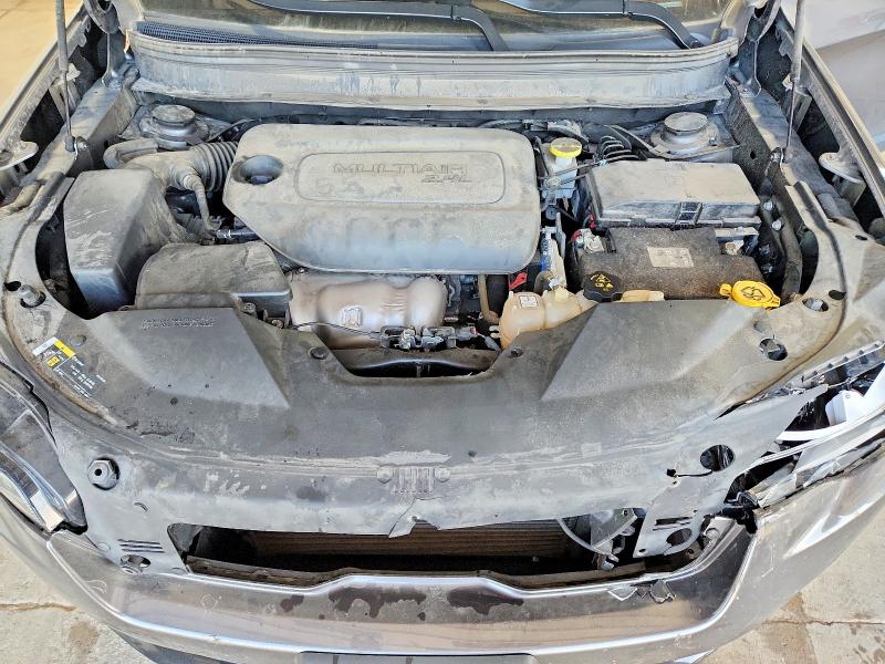 61070576 :رقم المزاد ، 1C4PJMLB5MD240174 vin ، 2021 Jeep Cherokee مزاد بيع
