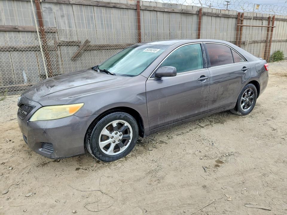 59396246 :رقم المزاد ، 4T4BF3EK7AR081724 vin ، 2010 Toyota Camry مزاد بيع
