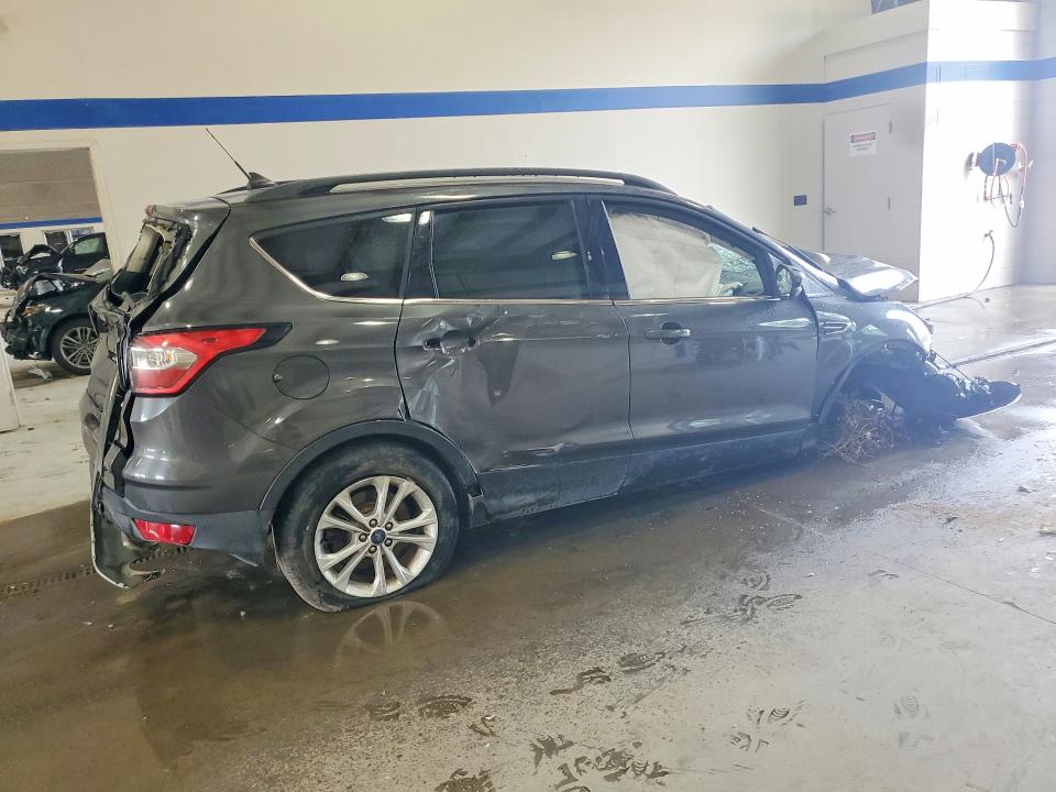 Продаж на аукціоні авто 2018 Ford Escape, vin: 1FMCU9GD9JUC72664, номер лоту: 61598336