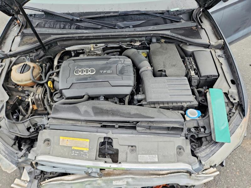 62951776 :رقم المزاد ، WAUBFGFF3F1090286 vin ، 2015 Audi A3 مزاد بيع