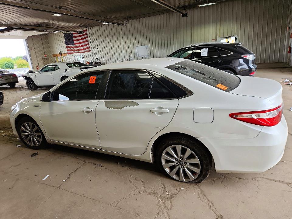 2015 Toyota Camry Hybrid მანქანა იყიდება აუქციონზე, vin: 4T1BD1FK5FU150257, აუქციონის ნომერი: 61494506