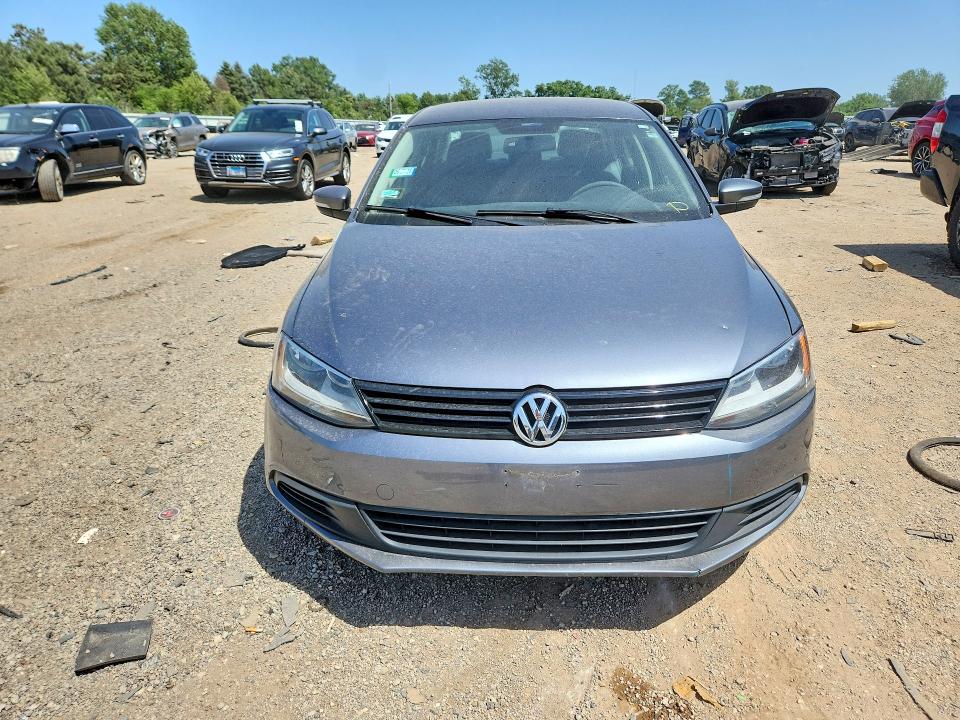 58196556 :رقم المزاد ، 3VWDX7AJ6BM359332 vin ، 2011 Volkswagen Jetta مزاد بيع