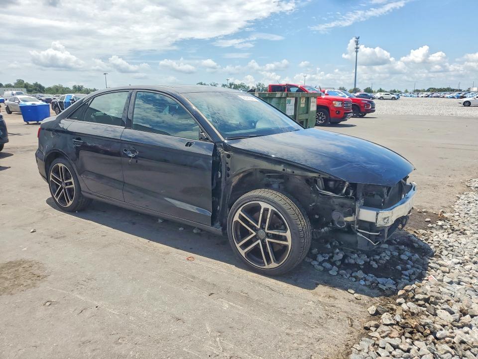 59390326 :رقم المزاد ، WAUAUGFF6J1006830 vin ، 2018 Audi A3 مزاد بيع