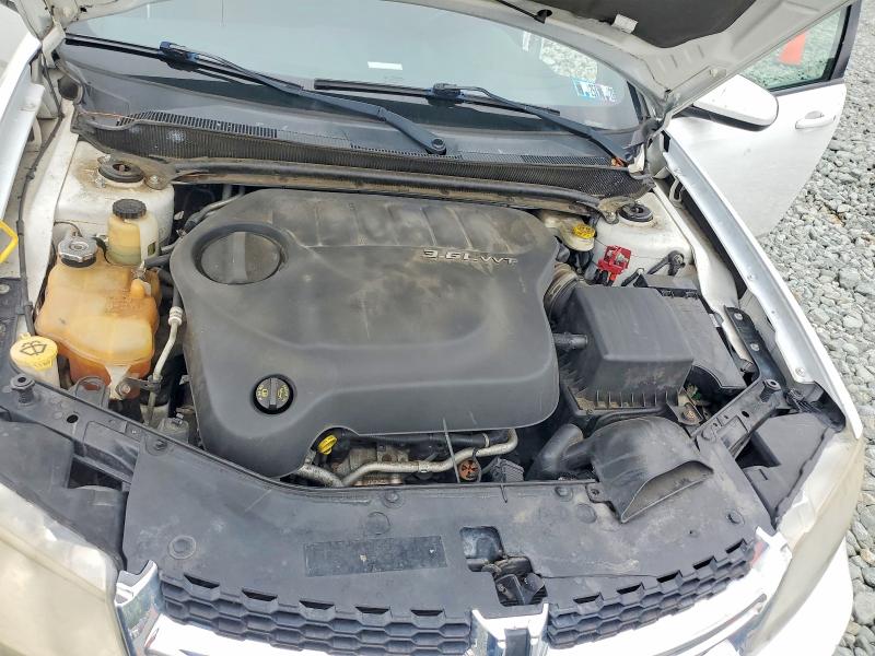 62323536 :رقم المزاد ، 1B3BD1FG4BN551983 vin ، 2011 Dodge Avenger مزاد بيع