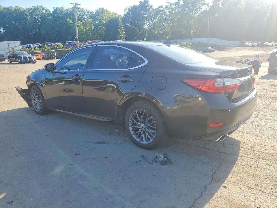 60261816 :رقم المزاد ، 58ABK1GG7JU115852 vin ، 2018 Lexus Es مزاد بيع