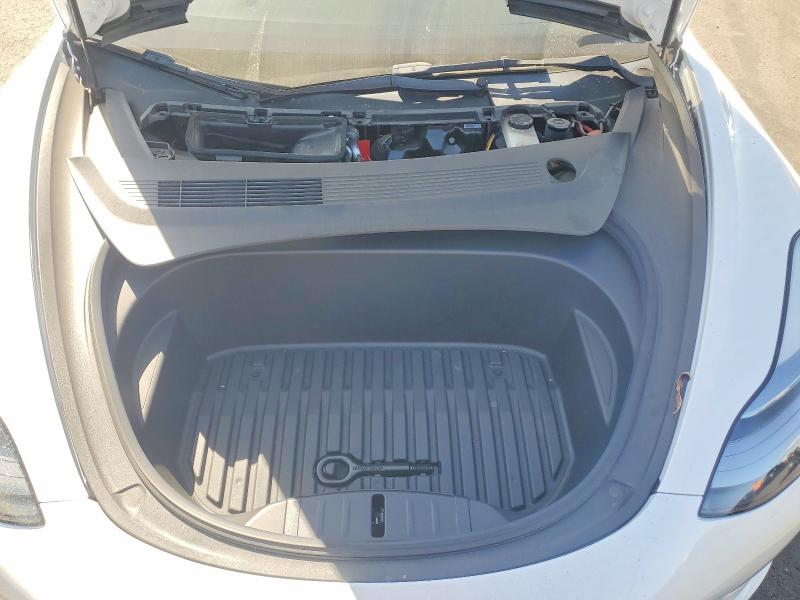 62711056 :رقم المزاد ، 5YJ3E1EA5NF373582 vin ، 2022 Tesla Model 3 مزاد بيع