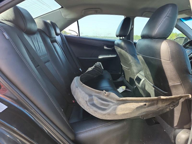 61060756 :رقم المزاد ، 4T1BF1FK5EU451569 vin ، 2014 Toyota Camry مزاد بيع