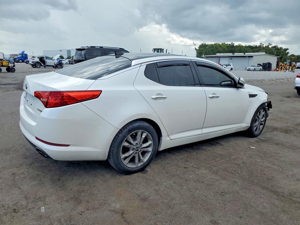 2011 Kia Optima მანქანა იყიდება აუქციონზე, vin: KNAGN4A61B5134836, აუქციონის ნომერი: 60840446