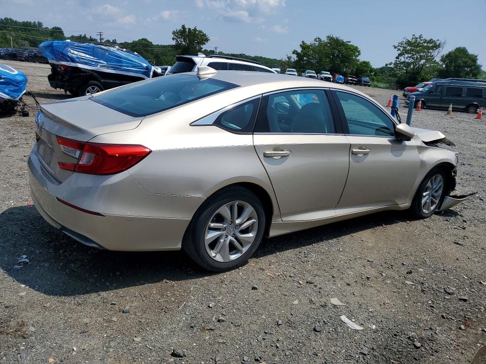 61823546 :رقم المزاد ، 1HGCV1F13JA117959 vin ، 2018 Honda Accord مزاد بيع