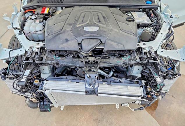 60800536 :رقم المزاد ، WP1AA2AYXNDA05917 vin ، 2022 Porsche Cayenne مزاد بيع