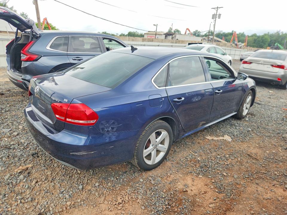 60230976 :رقم المزاد ، 1VWBP7A39CC090075 vin ، 2012 Volkswagen Passat مزاد بيع