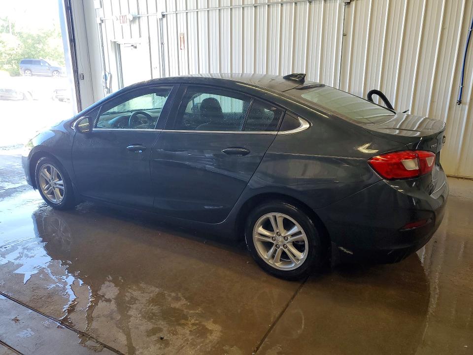 62776466 :رقم المزاد ، 1G1BE5SM8J7183978 vin ، 2018 Chevrolet Cruze مزاد بيع