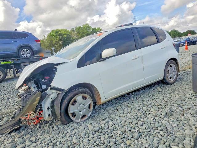 60811656 :رقم المزاد ، JHMGE8H36DC061613 vin ، 2013 Honda Fit مزاد بيع