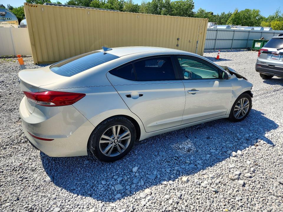 63340896 :رقم المزاد ، 5NPD84LF2HH087576 vin ، 2017 Hyundai Elantra مزاد بيع