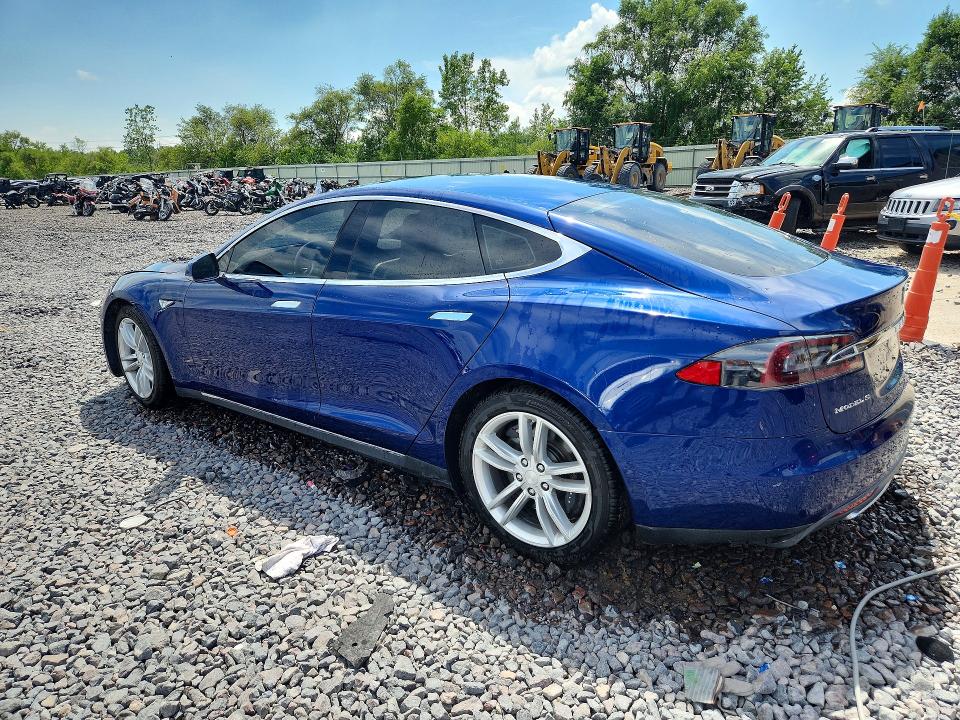 2015 Tesla Model S მანქანა იყიდება აუქციონზე, vin: 5YJSA1E29FF112327, აუქციონის ნომერი: 60917386