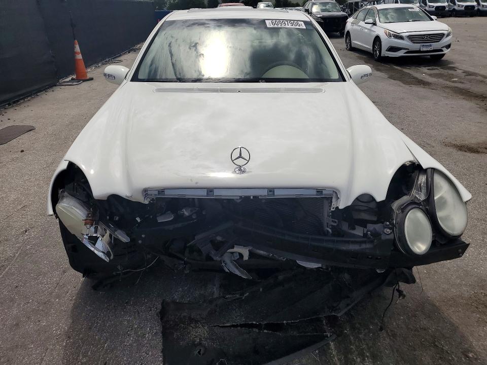 60997906 :رقم المزاد ، WDBUF65J53X110492 vin ، 2003 Mercedes-benz E مزاد بيع