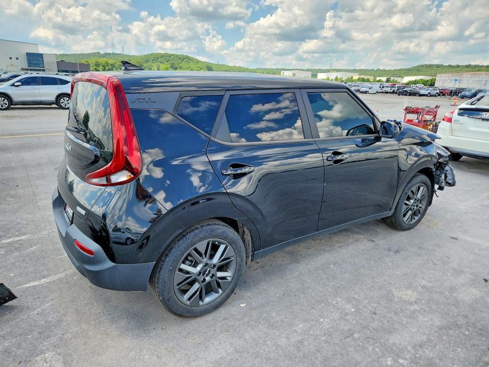 2022 Kia Soul მანქანა იყიდება აუქციონზე, vin: KNDJ33AU9N7153683, აუქციონის ნომერი: 60766996