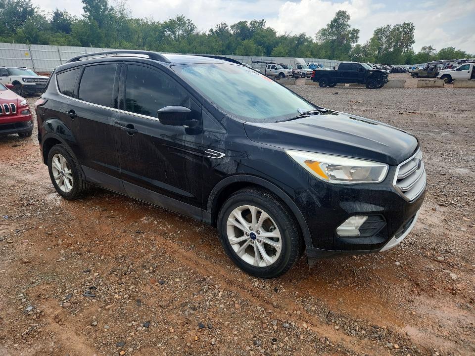 2018 Ford Escape მანქანა იყიდება აუქციონზე, vin: 1FMCU0GD9JUA12325, აუქციონის ნომერი: 61591856