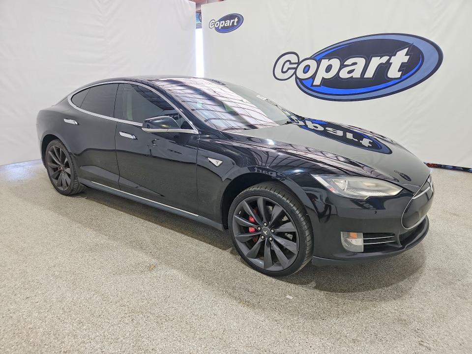 2014 Tesla Model S მანქანა იყიდება აუქციონზე, vin: 5YJSA1H19EFP45251, აუქციონის ნომერი: 62912266