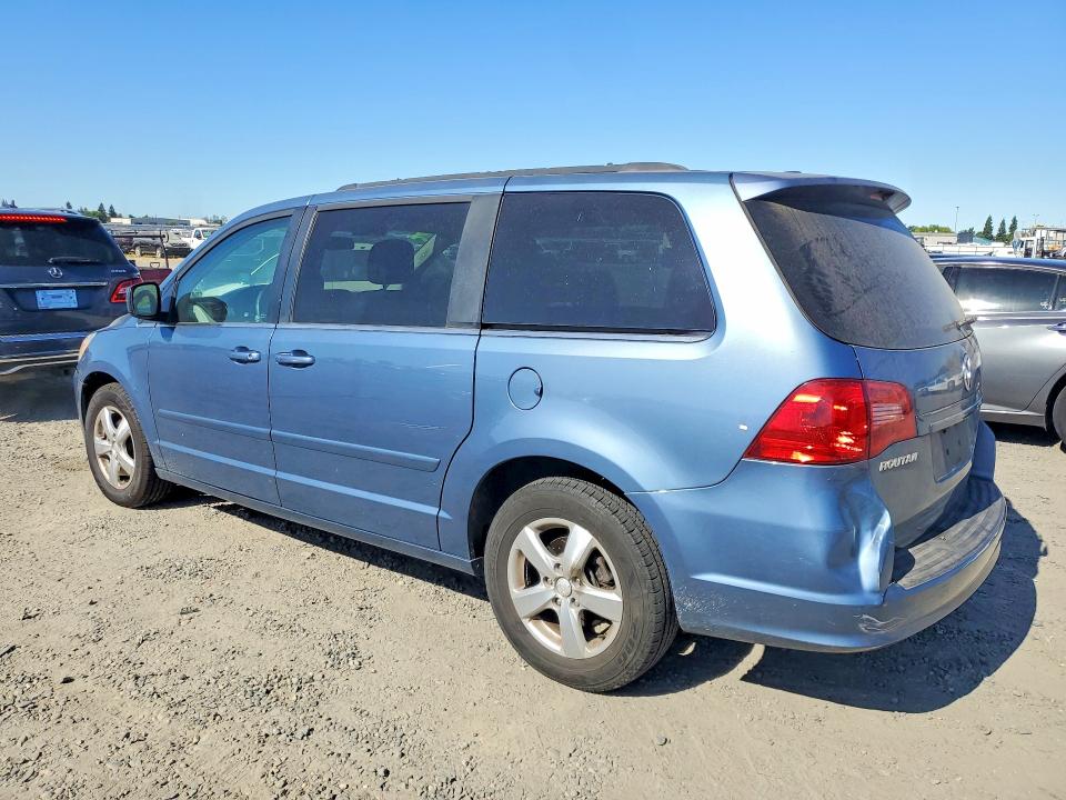 2011 Volkswagen Routan მანქანა იყიდება აუქციონზე, vin: 2V4RW3DGXBR717180, აუქციონის ნომერი: 62143766