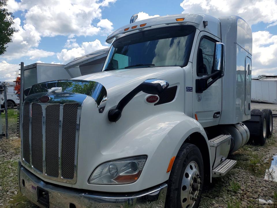 60492926 :رقم المزاد ، 1XPBDP9X3JD473714 vin ، 2018 Peterbilt 579 مزاد بيع