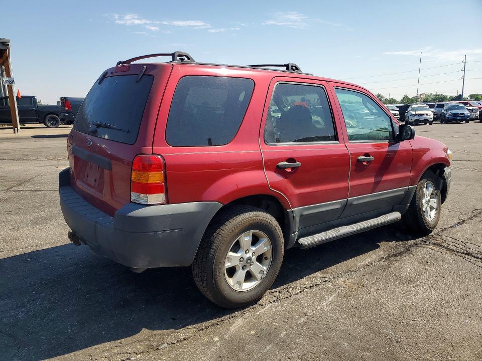 2005 Ford Escape მანქანა იყიდება აუქციონზე, vin: 1FMCU93135KB12700, აუქციონის ნომერი: 61857736