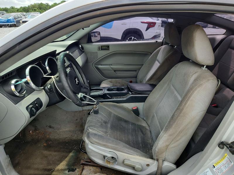 2005 Ford Mustang მანქანა იყიდება აუქციონზე, vin: 1ZVFT80N455177752, აუქციონის ნომერი: 61401156
