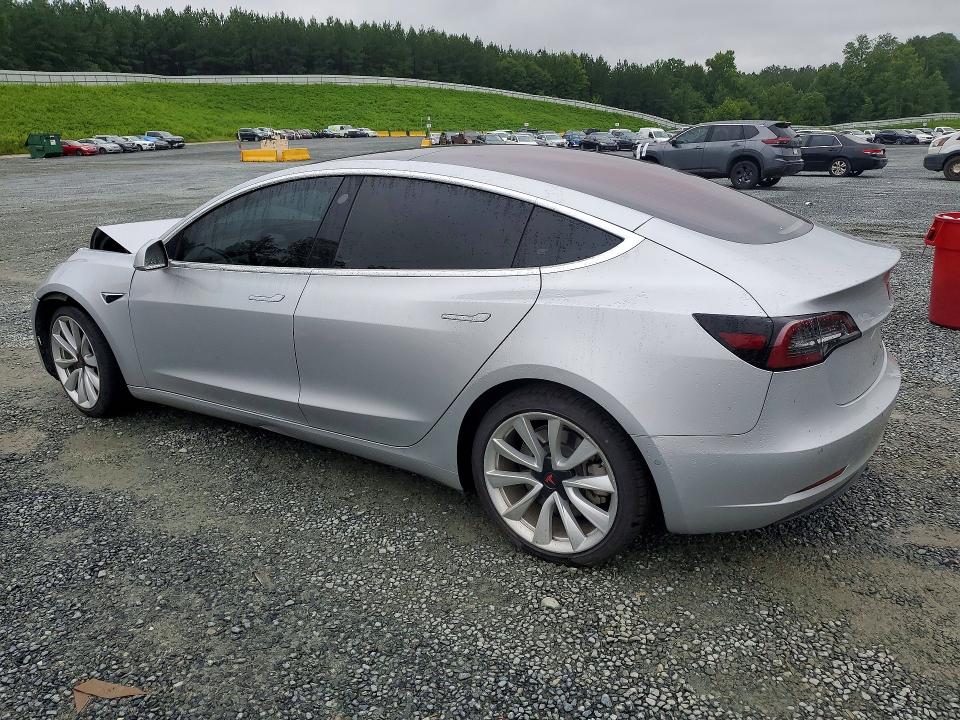 62535266 :رقم المزاد ، 5YJ3E1EA3JF050013 vin ، 2018 Tesla Model 3 مزاد بيع